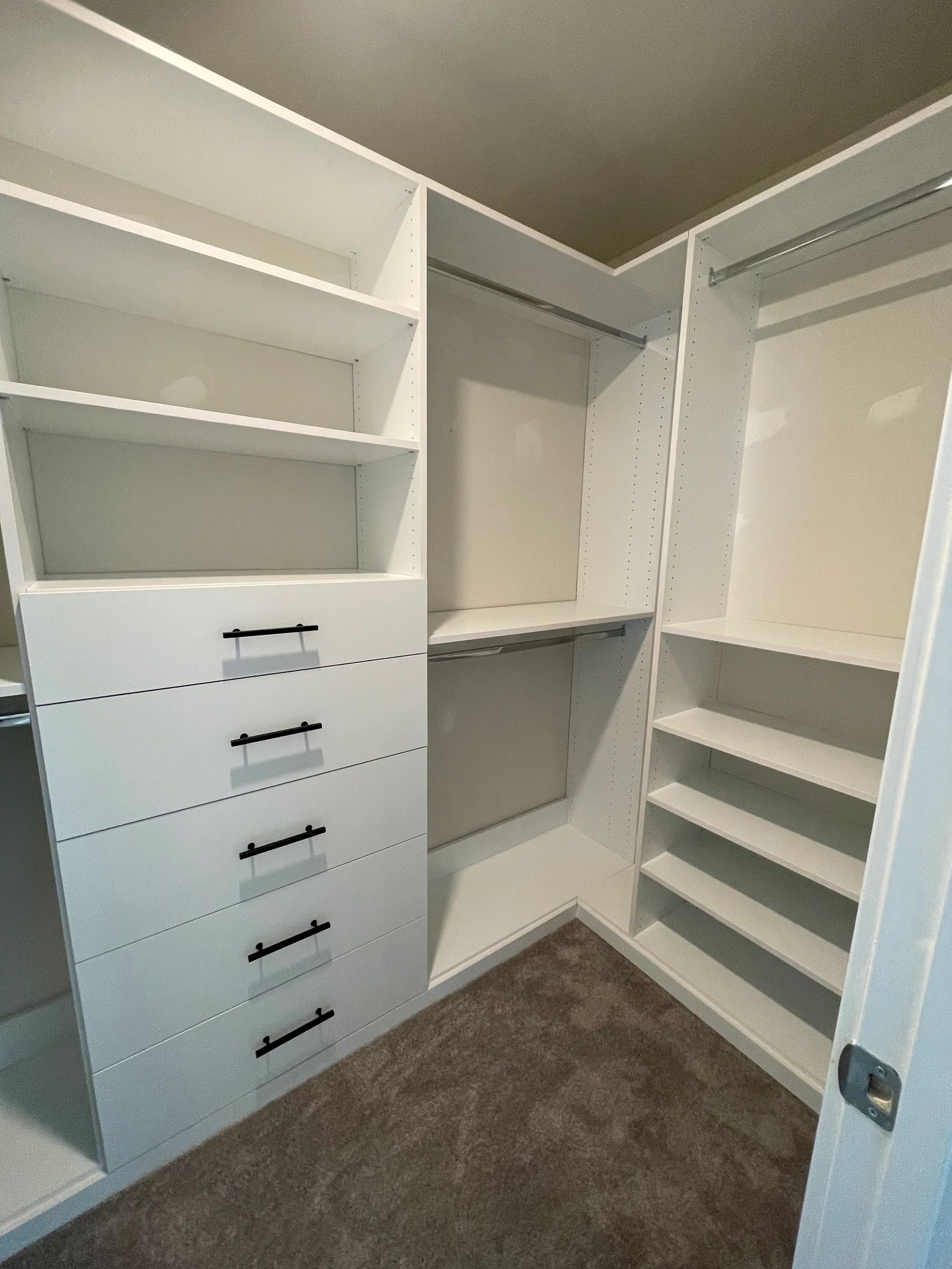 Modern walk-in closet Northern Virginia Fantasy Closets